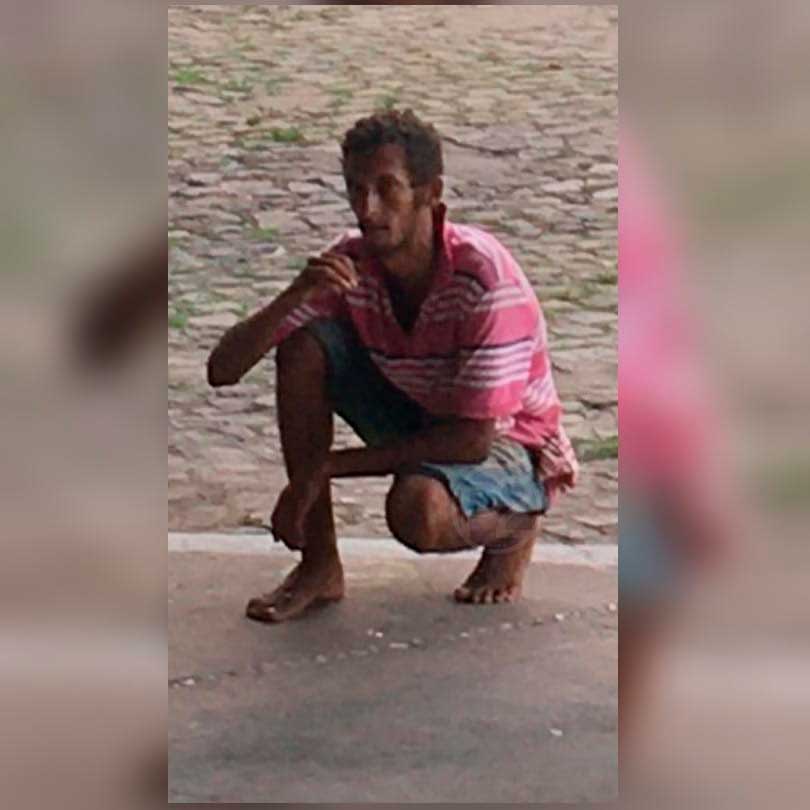 Desorientado, homem que está há mais de três dias na Rodoviária de Piripiri pode ser de Pedro II