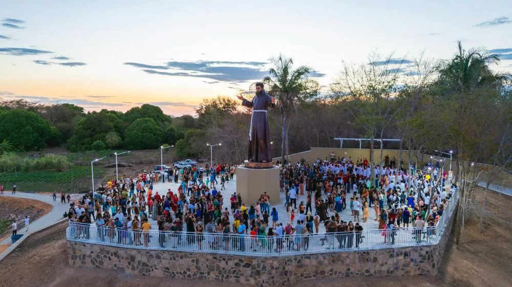 Procissão de São Francisco de Assis emociona fiéis e se consolida como marco da fé em Lagoa de São Francisco