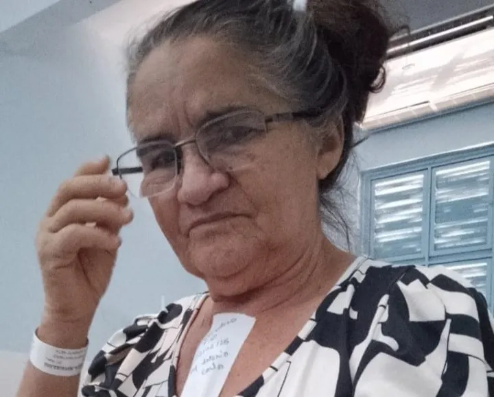 Família promove leilão beneficente para auxiliar idosa em recuperação após cirurgia