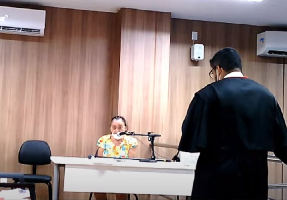 Izadora foi morta dormindo, diz mãe ao garantir no Júri que assassinou a filha sozinha