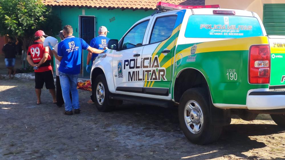 Homem é encontrado morto em via pública de Pedro II 