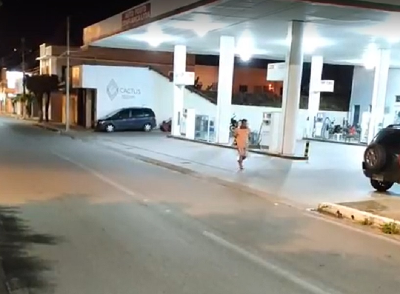 Trio armado assalta posto de combustível durante a madrugada em Pedro II