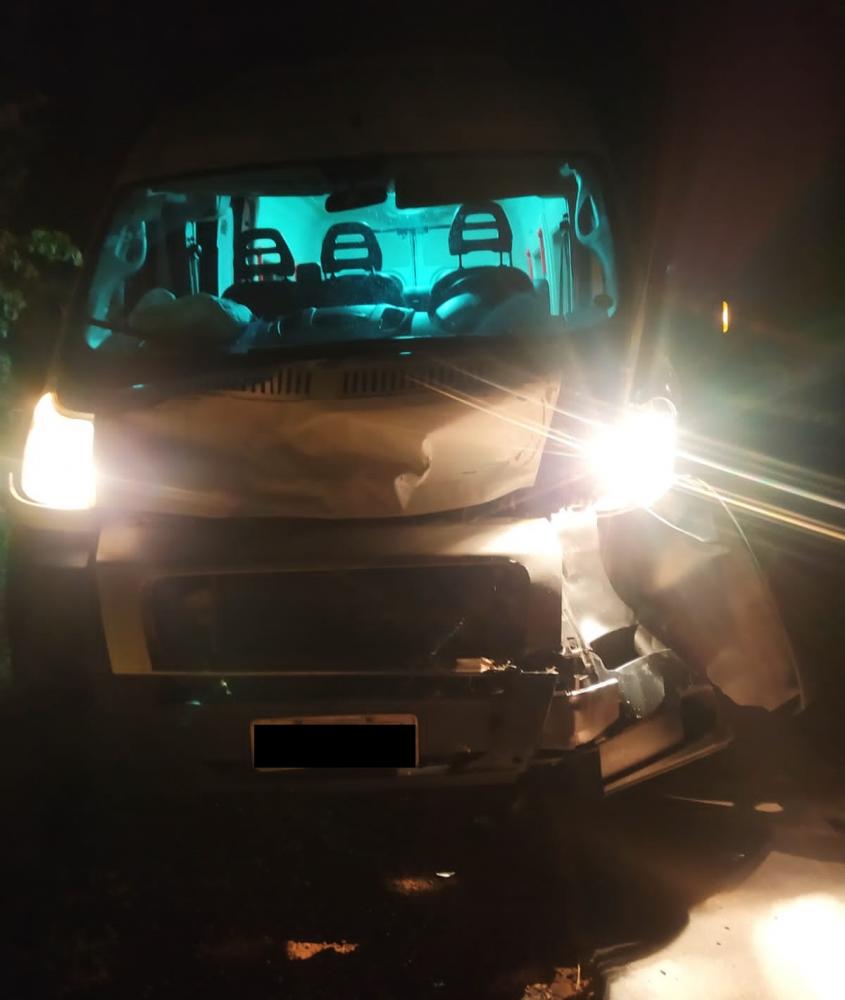 Van com pacientes, que retornavam de Teresina a Pedro II, se envolve em acidente na BR-343, em Cocal de Telha