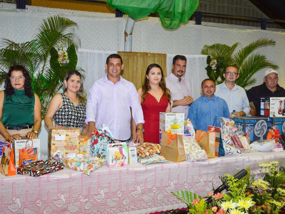 Lagoa de São Francisco realiza festa das mães com sorteios de brindes