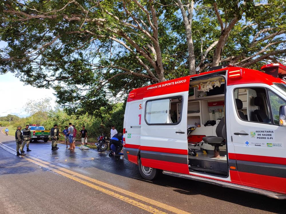 Colisão entre motos deixa quatro pessoas feridas, em Pedro II