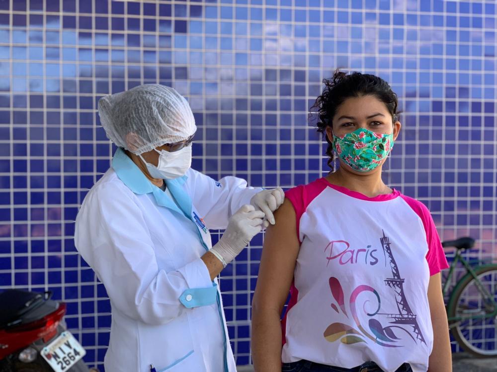 Após vacinar toda população adulta, Lagoa de São Francisco começa vacinar jovens de 17 anos 