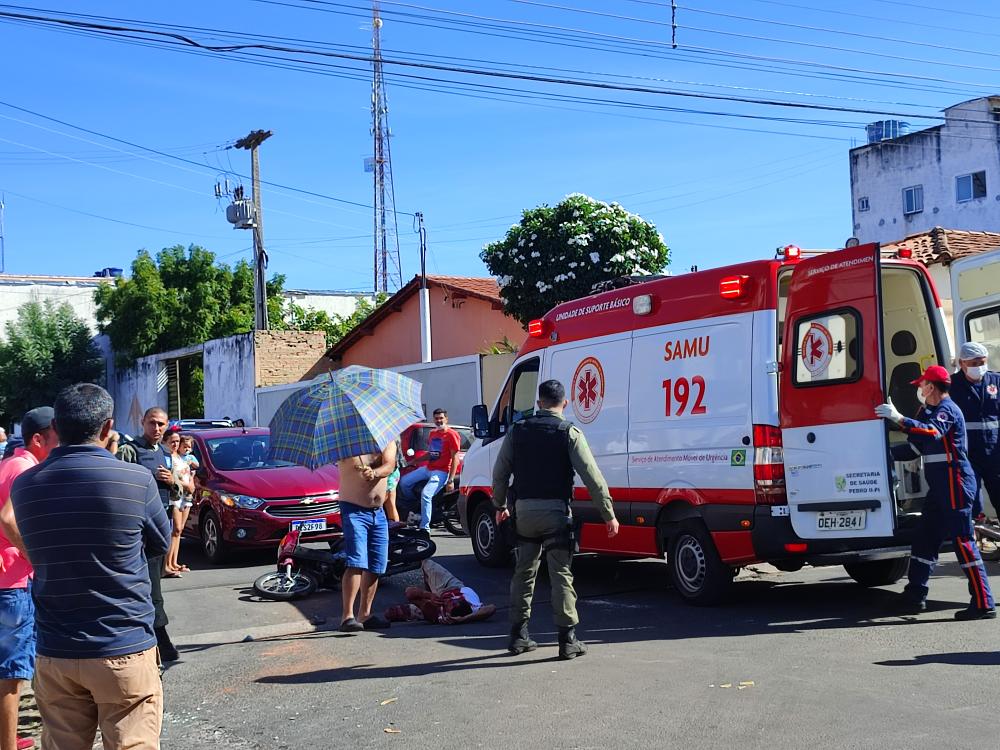 Colisão entre carro e moto deixa homem gravemente ferido em Pedro II
