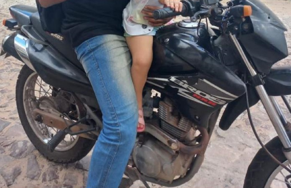 Moto é furtada na porta de casa no Centro de Pedro II 