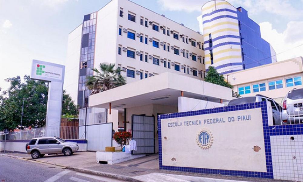 IFPI lança concursos com vagas para professor e técnico-administrativo