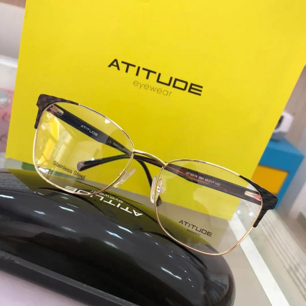 Você de óculos novos; agende já a sua consulta de vista nas Ópticas São Paulo