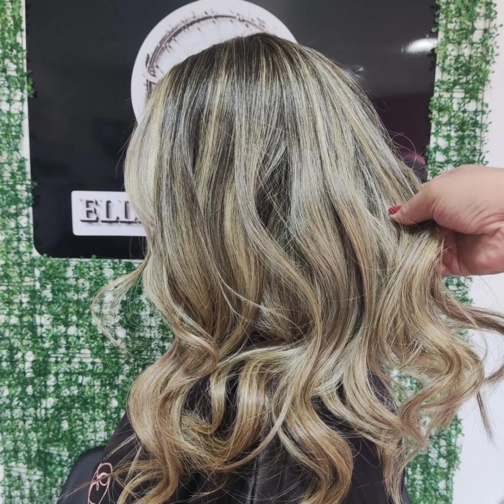 Você merece o que há de melhor; venha agora mesmo renovar a sua beleza no Stúdio Ellen Ferreira