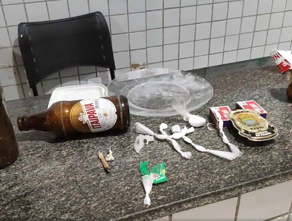 Dupla é presa acusada de tráfico de drogas, em Pedro II 