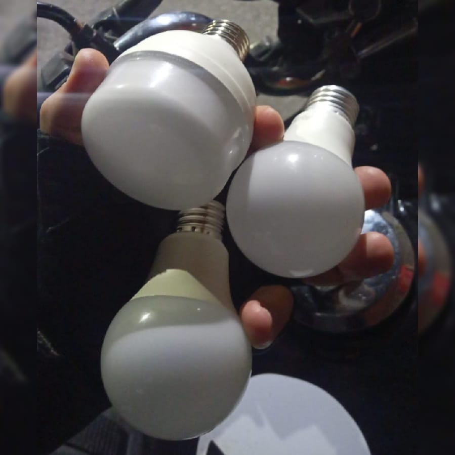 Homem é flagrado com lâmpadas escondidas no bolso, durante a madrugada, em Pedro II