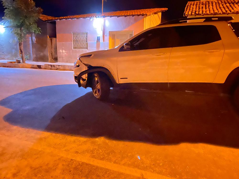 Vereador fica ferido após colisão entre carros em Pedro II