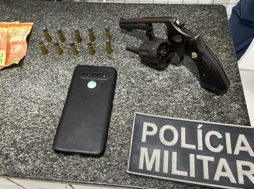 Dois homens são presos com arma de fogo e munições em Pedro II 