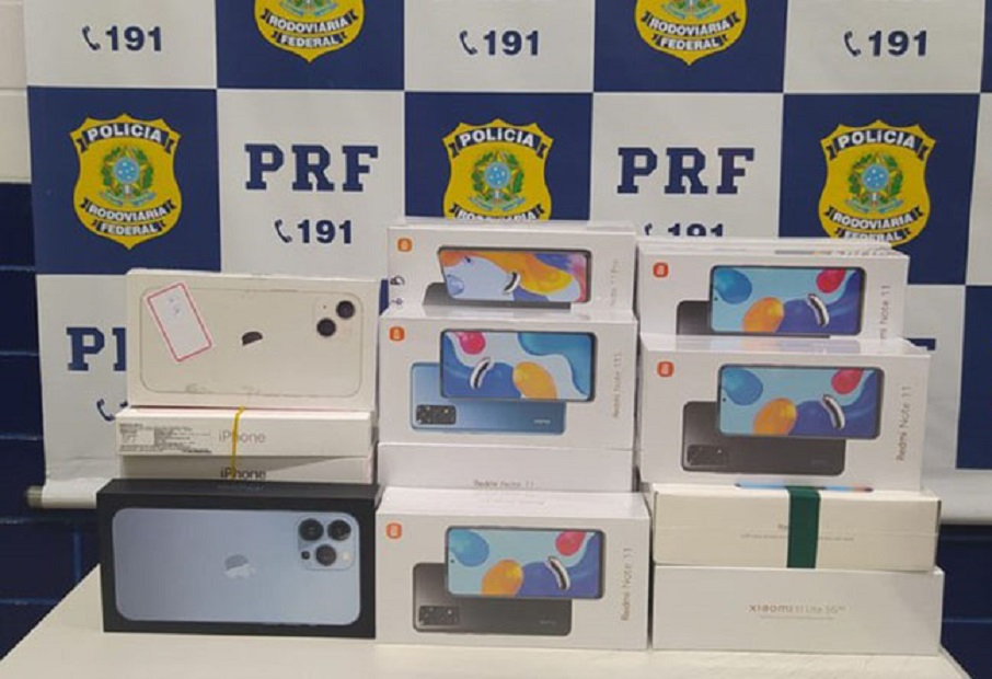 PRF apreende 25 smartphones sem nota fiscal em ônibus no Piauí; destino seria Poranga/CE