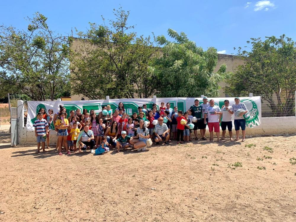 Mancha Verde distribui mais de 150 presentes a crianças da zona rural de Pedro II
