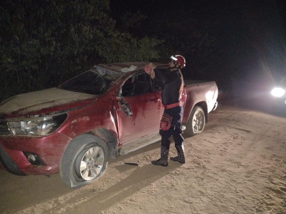 Acidente envolvendo uma Hilux deixa motorista ferido na zona rural de Poranga, Ceará