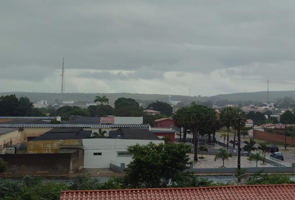 Pedro II amanhece com chuva e clima ameno nesta segunda-feira (16)