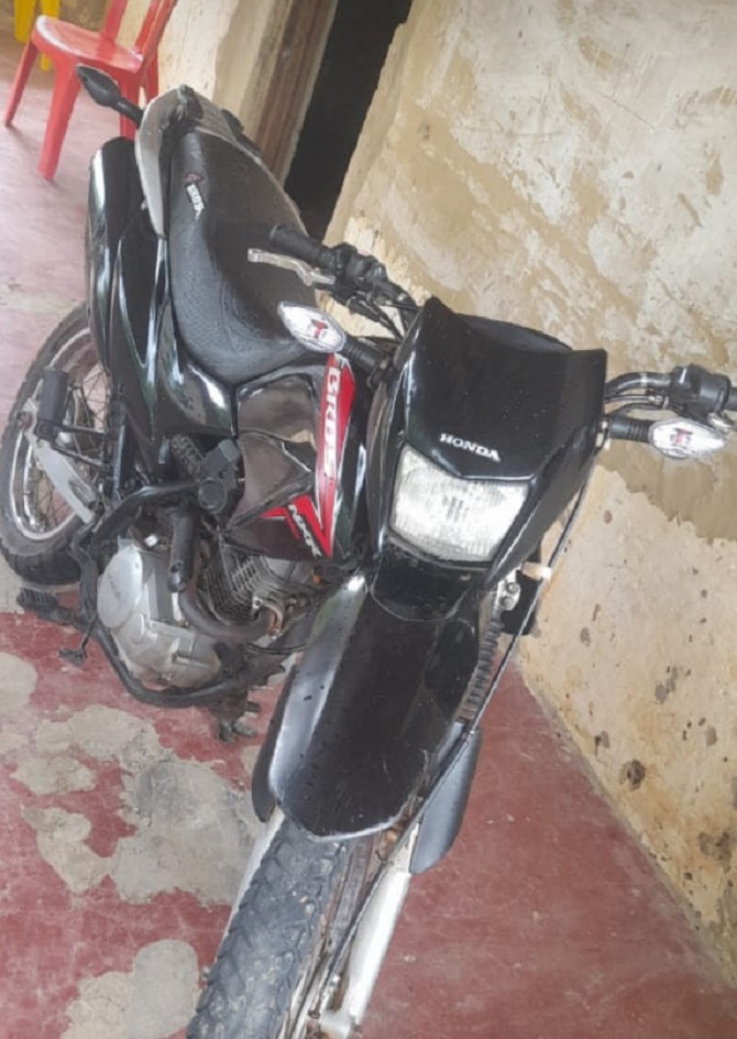 Homem tem moto furtada na zona rural de Pedro II