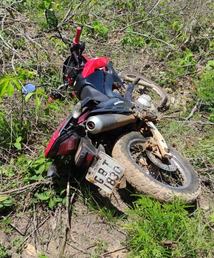 Moto que foi roubada durante o assalto é encontrada “abandonada” em Pedro II