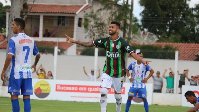 Augusto, atacante do Fluminense-PI (Foto: Pablo Cavalcante/ge )