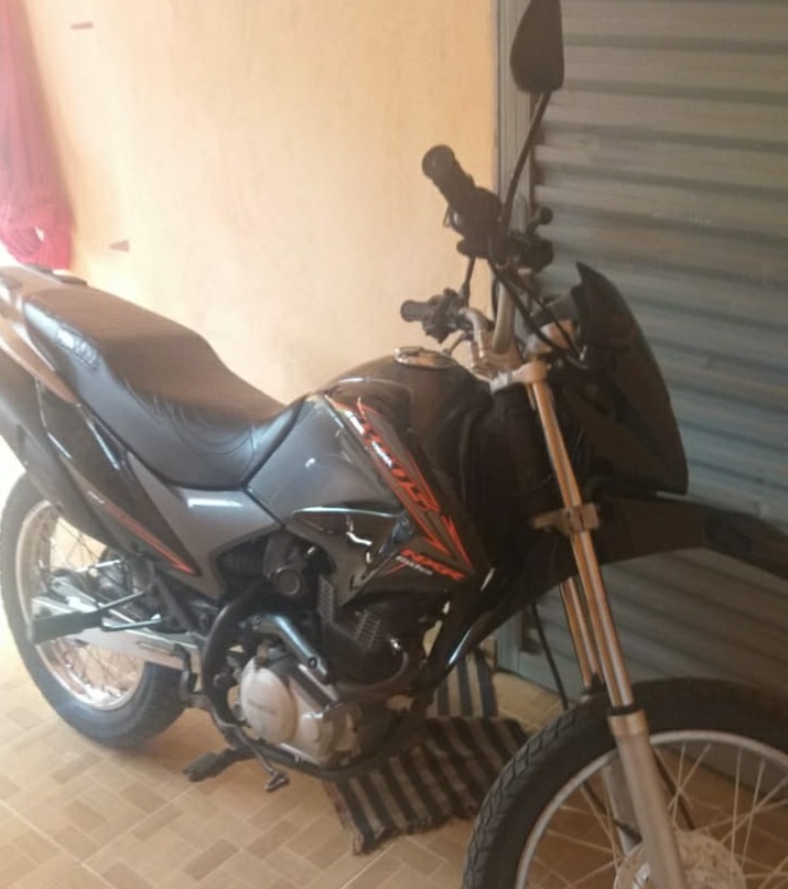 Homem tem moto furtada na zona rural de Pedro II