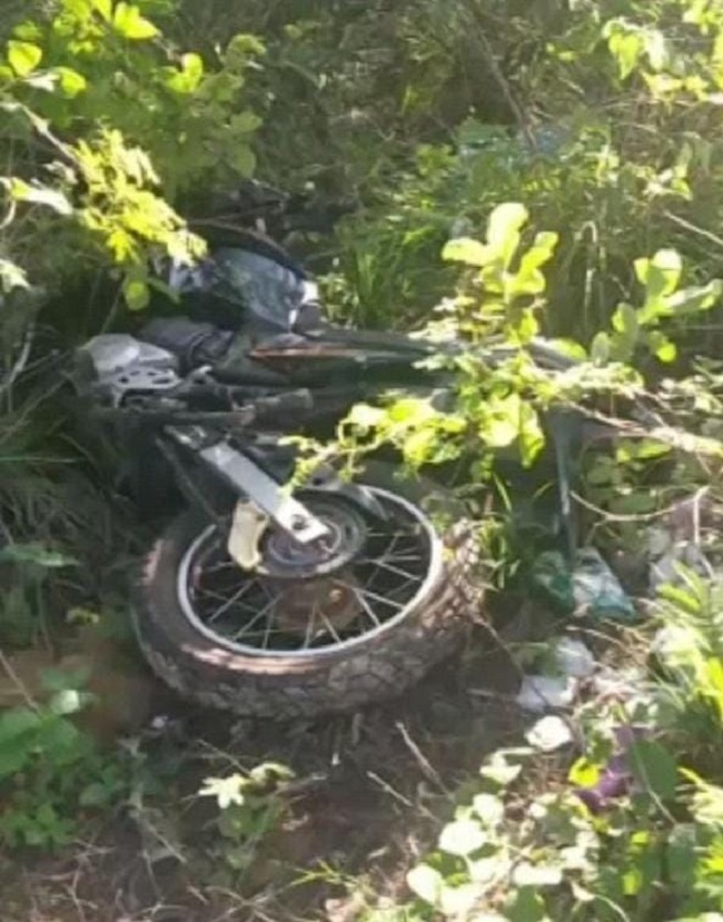 Moto que havia sido furtada é encontrada “escondida” na mata na zona rural de Pedro II