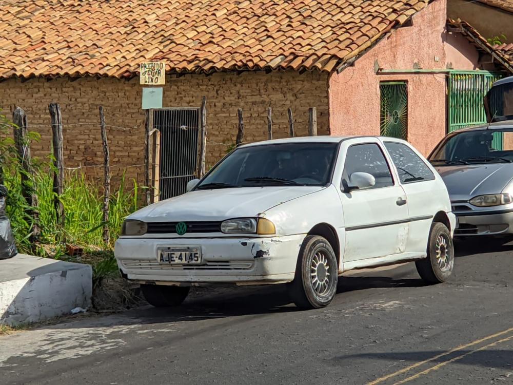 Motorista dirigindo em 'zigue-zague' é detido por suspeita de embriaguez em Pedro II