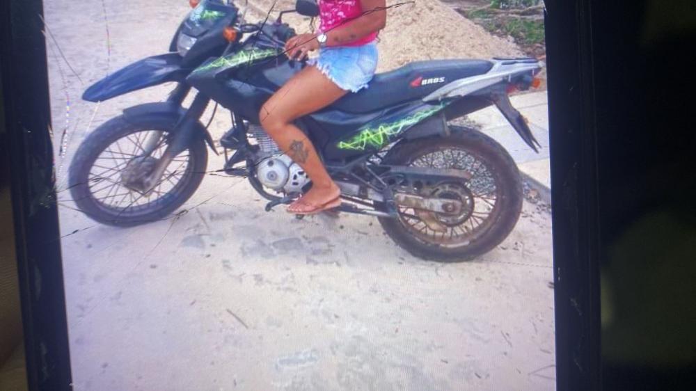 Mulher tem moto furtada durante a madrugada em Pedro II