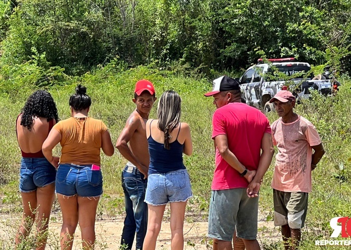 Corpo, possivelmente de mulher, é encontrado enterrado em cova rasa em Piripiri