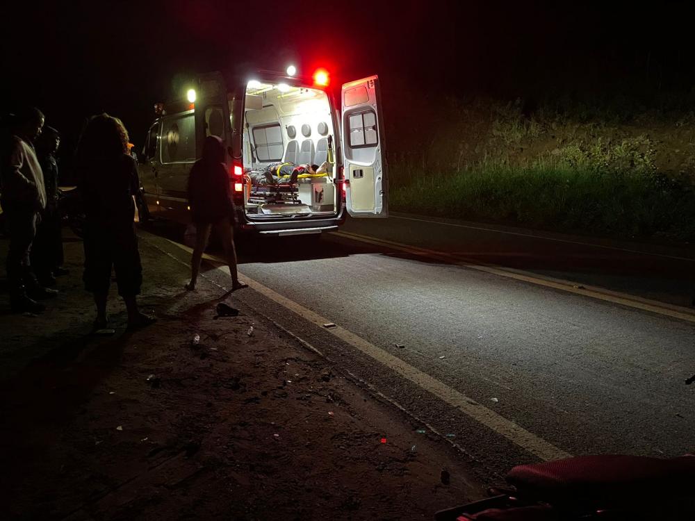 Colisão entre motos deixa duas pessoas feridas durante a madrugada em Pedro II
