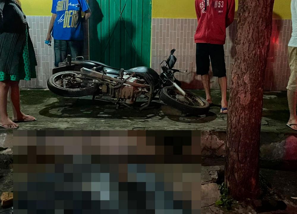 Jovem morre em acidente de moto ao colidir violentamente contra árvore em Pedro II