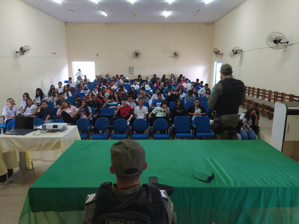 Polícia Militar realiza palestra educativa sobre segurança escolar no CEEP Angelina Mendes Braga em Pedro II e tranquiliza alunos