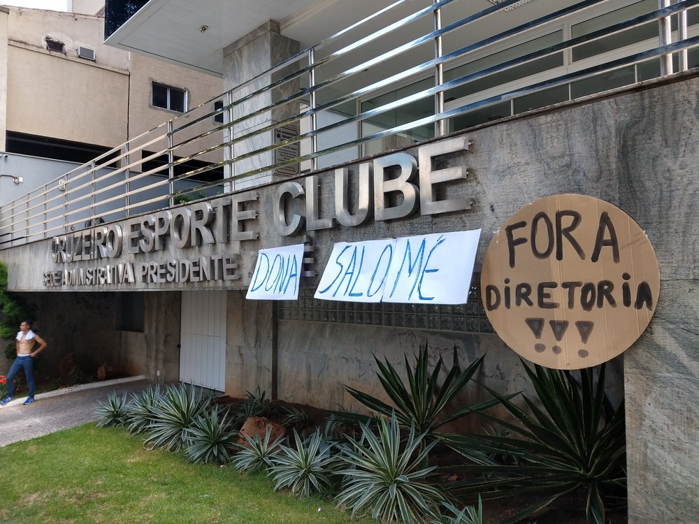 Cruzeiro tem R$ 20 milhões em fase de execução na Fifa até fim de maio. 