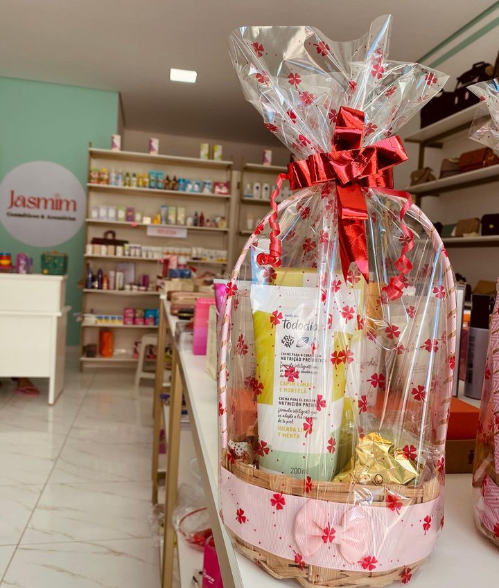 Venha para a Jasmim Cosméticos e Acessórios e encontre as últimas tendências do mercado!