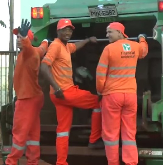 Portal P2 homenageia os garis de Pedro II pela passagem do seu dia, 16 de maio; confira!