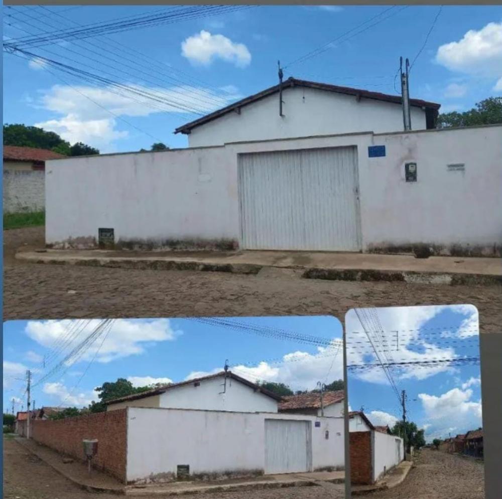 Casa à venda em Piripiri, espaço amplo e boa localização