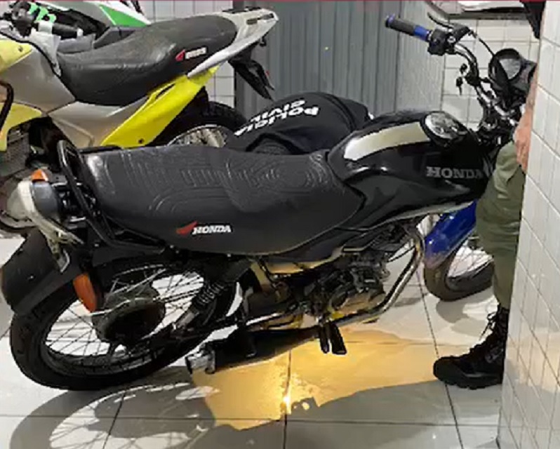 Dupla é conduzida pela Polícia Militar por perturbação do sossego e direção perigosa em Pedro II