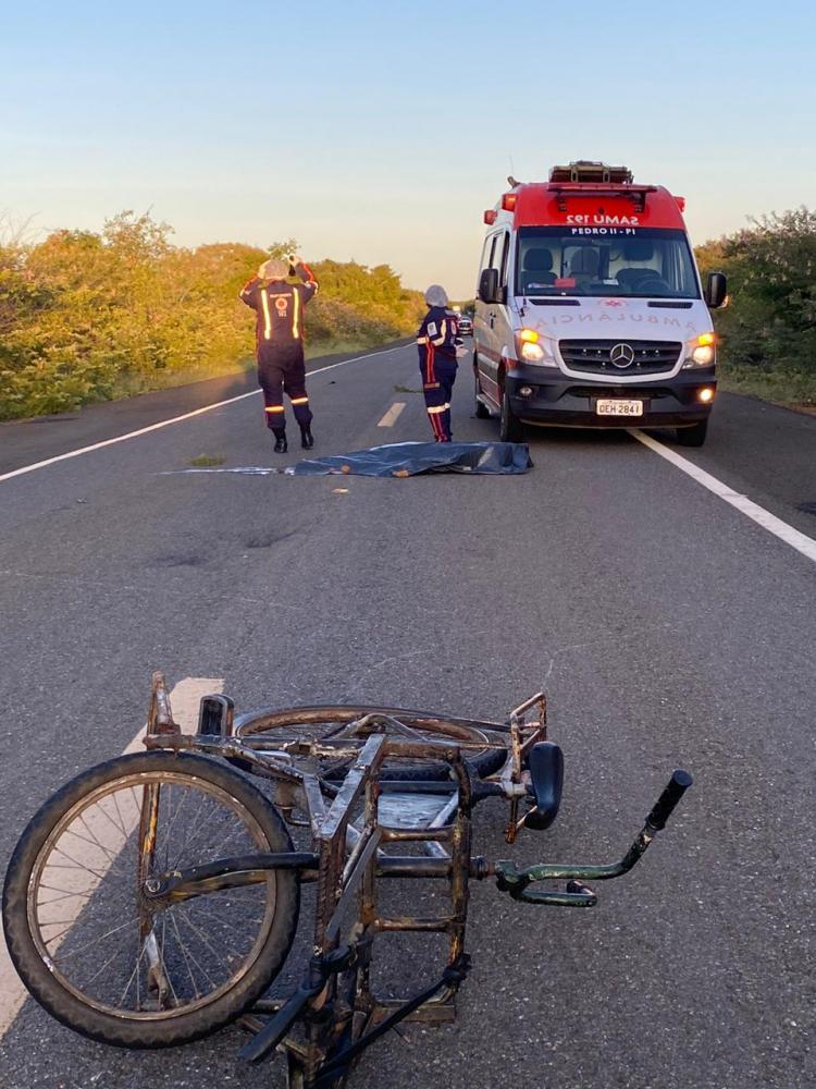 Jovem em bicicleta cargueira morre atropelado na PI-477 em Pedro II