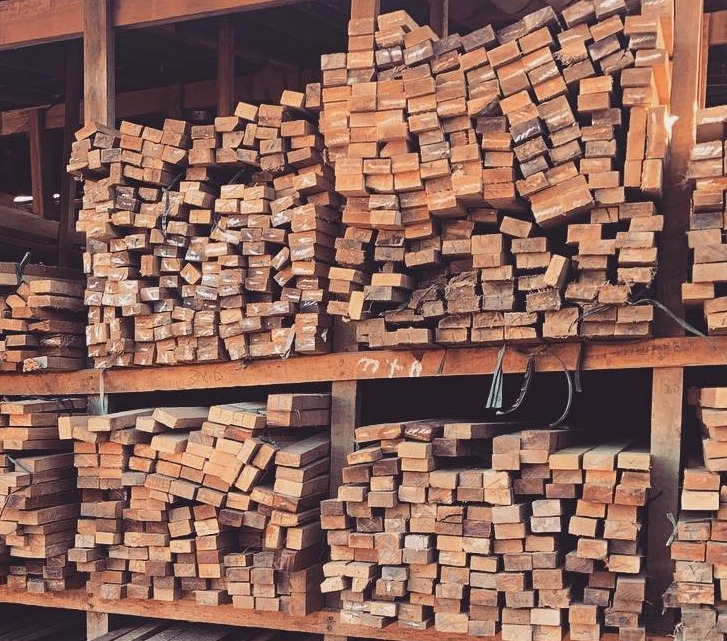 Encontre as melhores opções em madeira para sua construção na Madeireira Ramos!