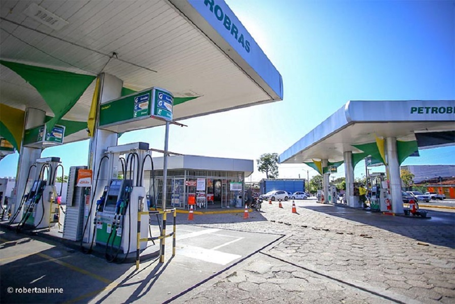 Petrobras anuncia reajuste da gasolina e do gás de cozinha em 7,2% nas refinarias