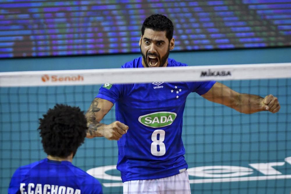 Oposto Evandro se despede do Cruzeiro após quatro temporadas no vôlei do clube