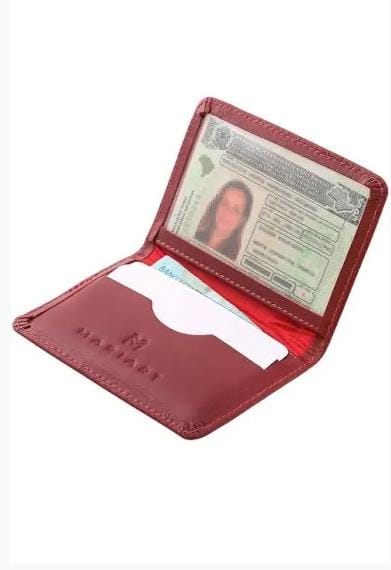 Procura-se por carteira que foi perdida com documentos importantes em Pedro II 