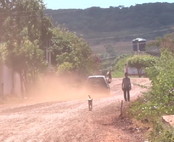 Obra inacabada de acesso ao mirante do Gritador, realizada pelo Governo do Estado, causa transtornos aos moradores da comunidade Serra dos Matões em Pedro II; confira! 