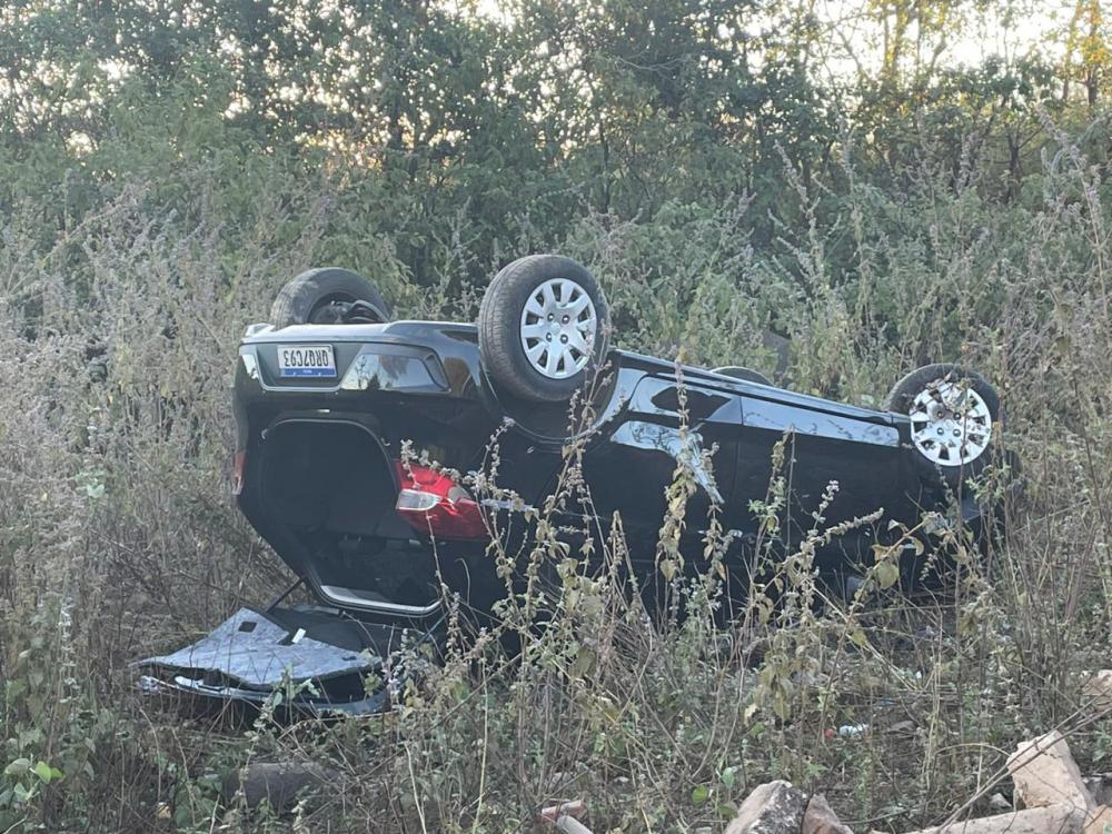 Carro tomba na ladeira do Cipó entre Lagoa de São Francisco e Piripiri