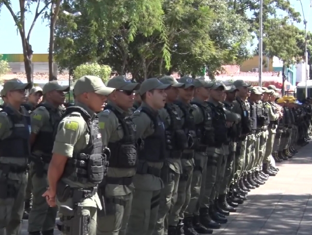 Coronel Scheiwann Lopes, Comandante da Polícia Militar do Piauí, fala sobre o destacamento dos novos policiais no interior do estado, incluindo Pedro II; confira! 