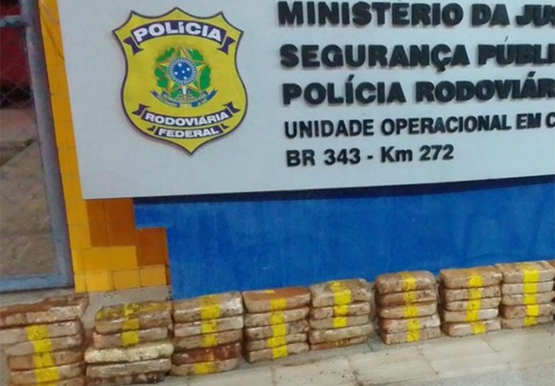 PRF apreende cocaína avaliada em R$ 6,8 milhões em fundo falso de caminhão em Campo Maior-PI