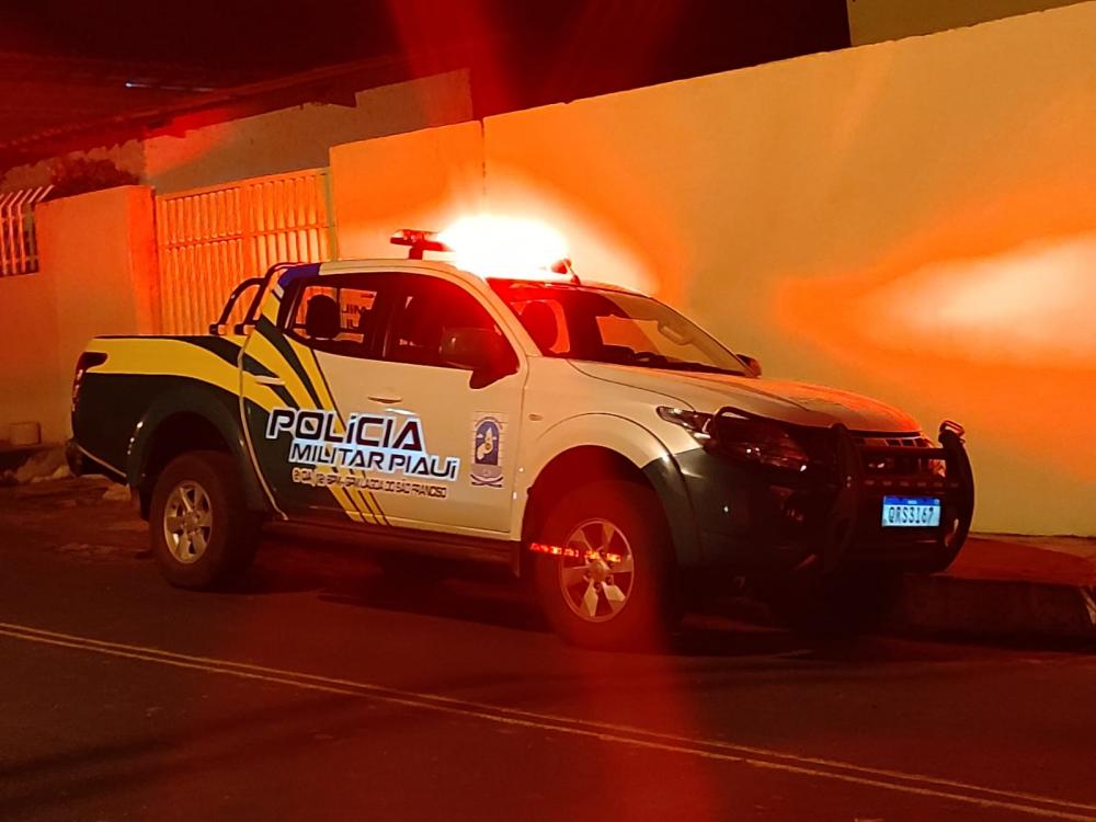 Homem embriagado é detido após mostrar órgãos genitais e causar perturbação em Lagoa de São Francisco, PI