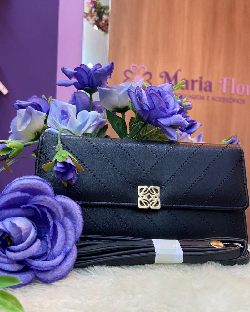 Venha para a Loja Maria Flor e encontre tudo o que você precisa em maquiagens e acessórios!